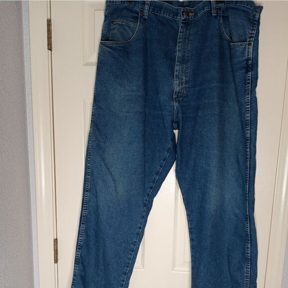 Men's Blue Wrangler Relaxed Fit Boot Denim Jeans Tag 42x34 - Picture 1 of 6
